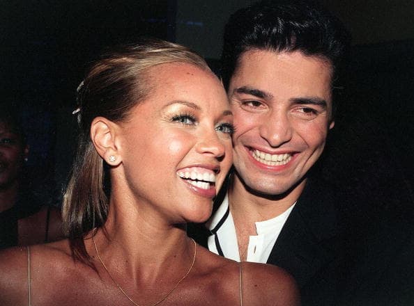 También en 1997 Chayanne inicia la grabación de su disco más vendido "Atado a tu amor" dónde incluyo un dueto con Vanessa Williams y consiguió un disco de oro en Estados Unidos.