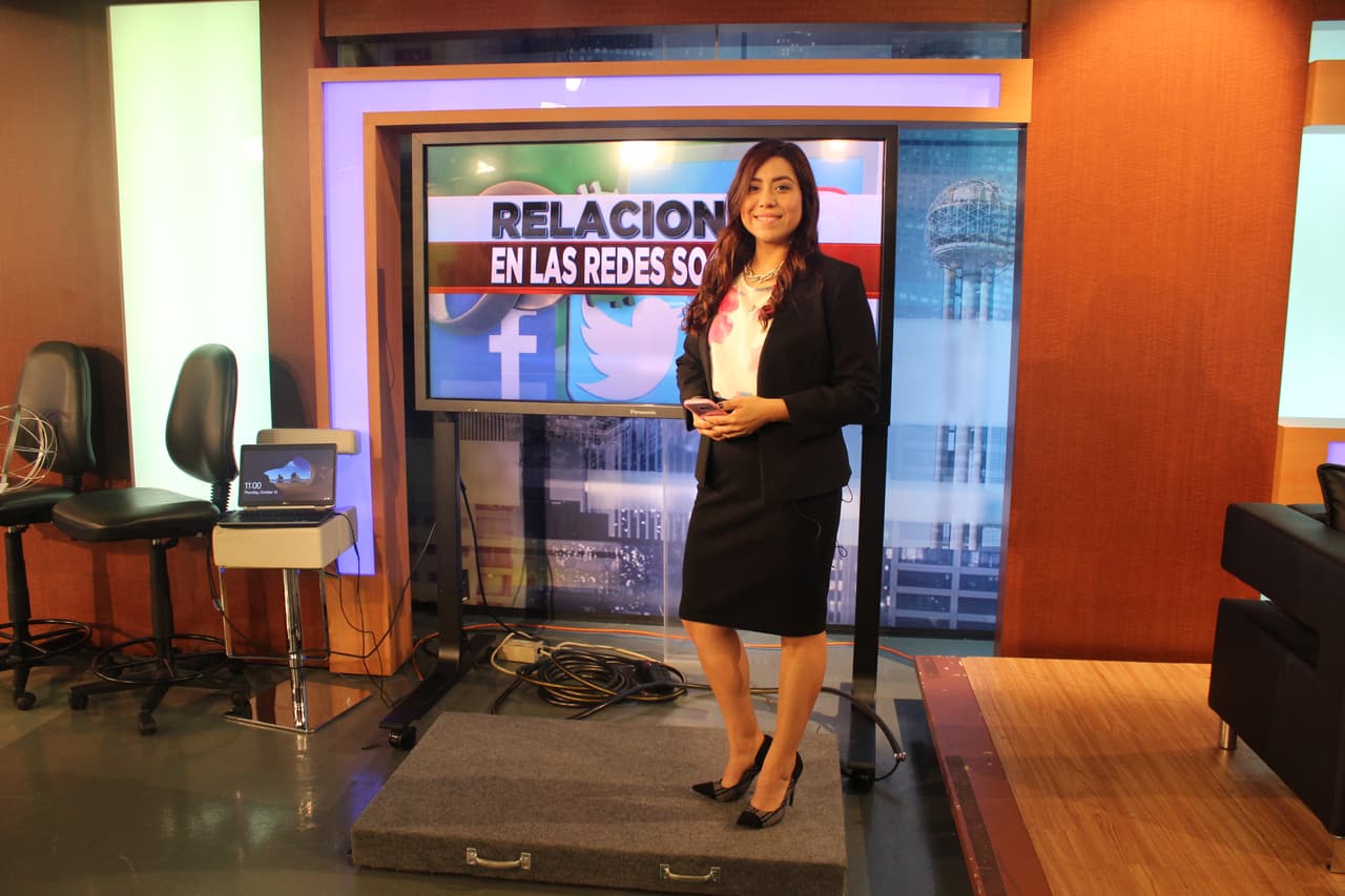 Flor Valdes de UTA presenta un interesante su historia sobre las relaciones en las redes sociales.