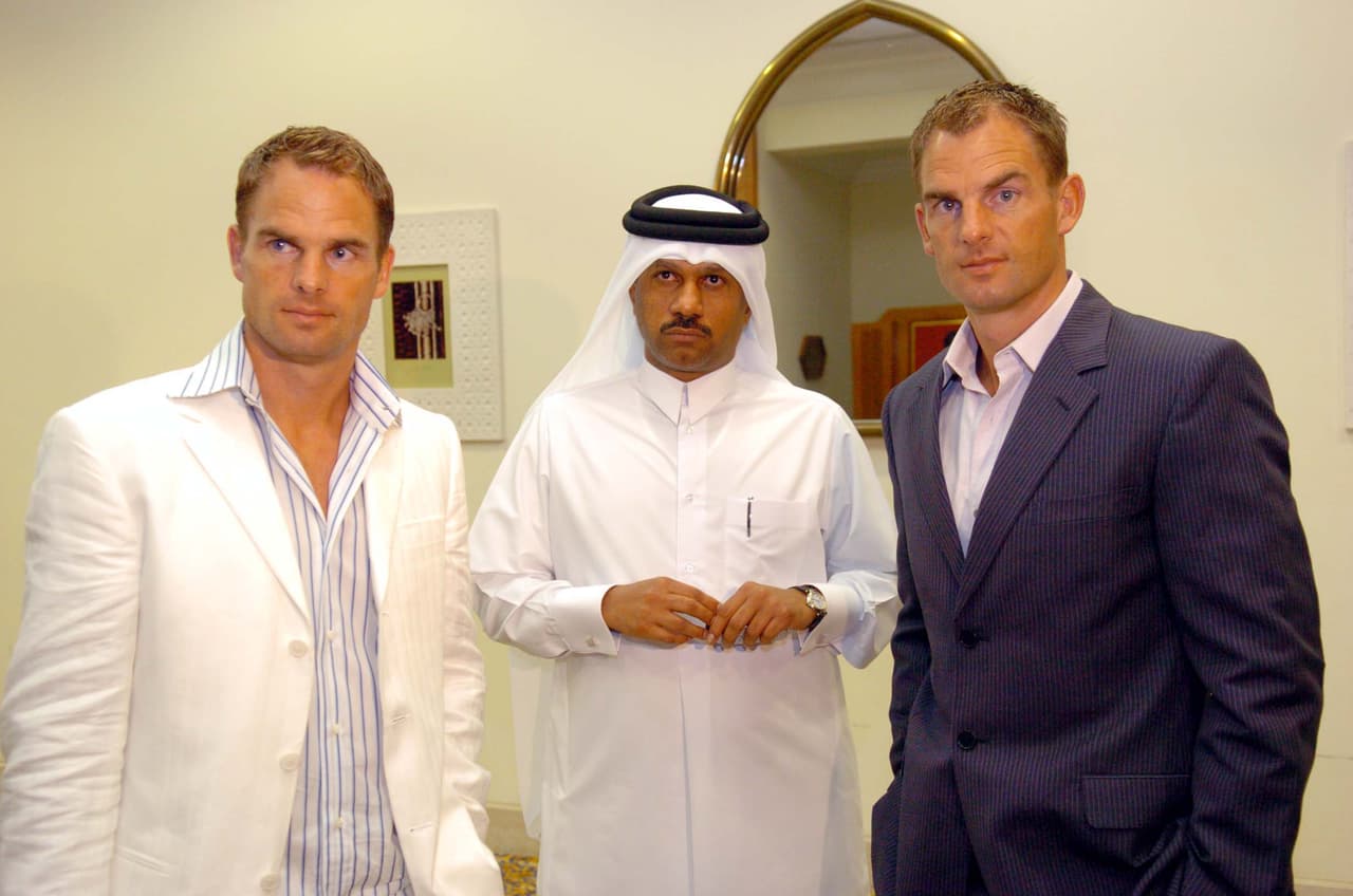 Los hermanos De Boer, Frank y Ronald ficharon por el Al Rayyan, en 2004, donde jugaron una temporada. Tras la buena campaña firmaron por el Al Shamal. Frank jugó un año y se comenzó a preparar para ser entrenador, mientras que Ronald jugó dos años más con el club hasta retirarse a los 38 años.
