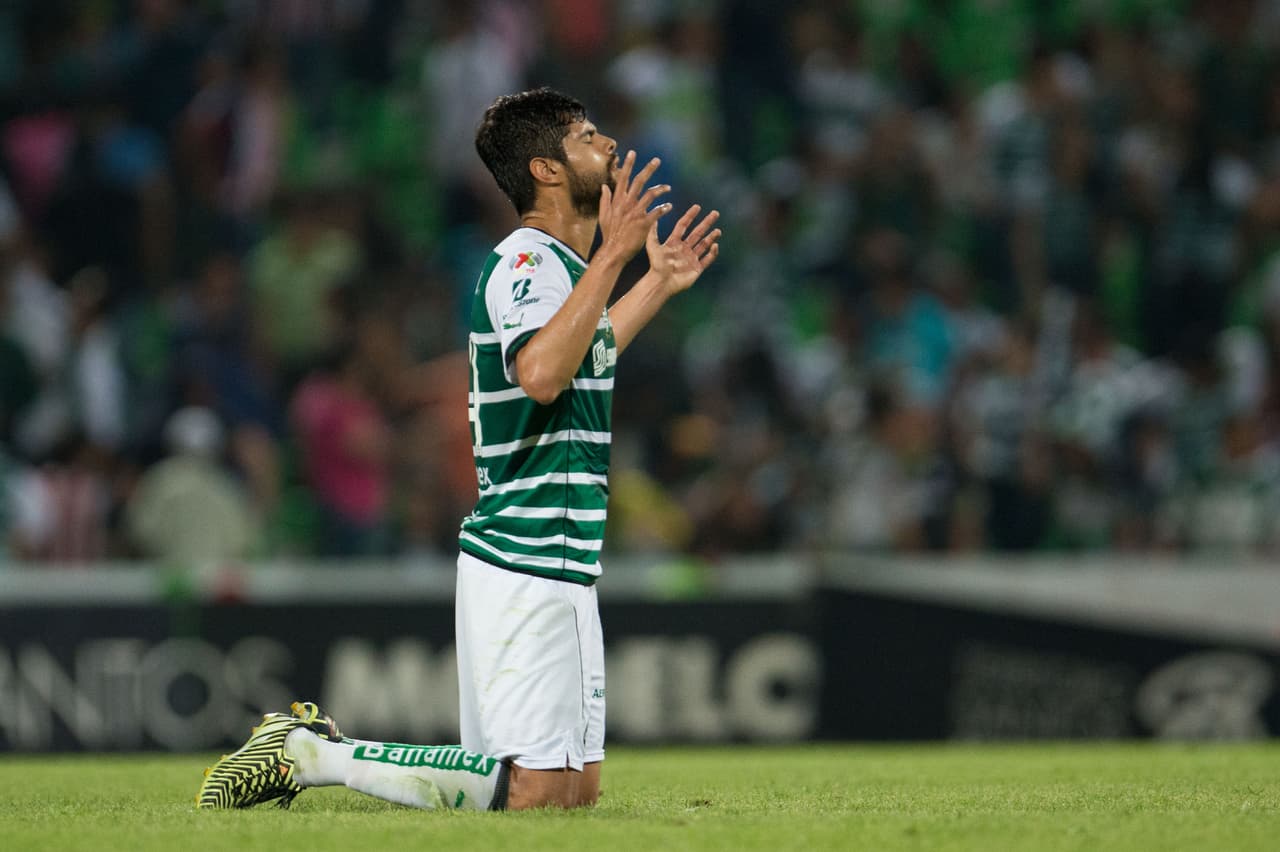 Néstor Araujo: "Hay que dejar trabajar a Osorio"