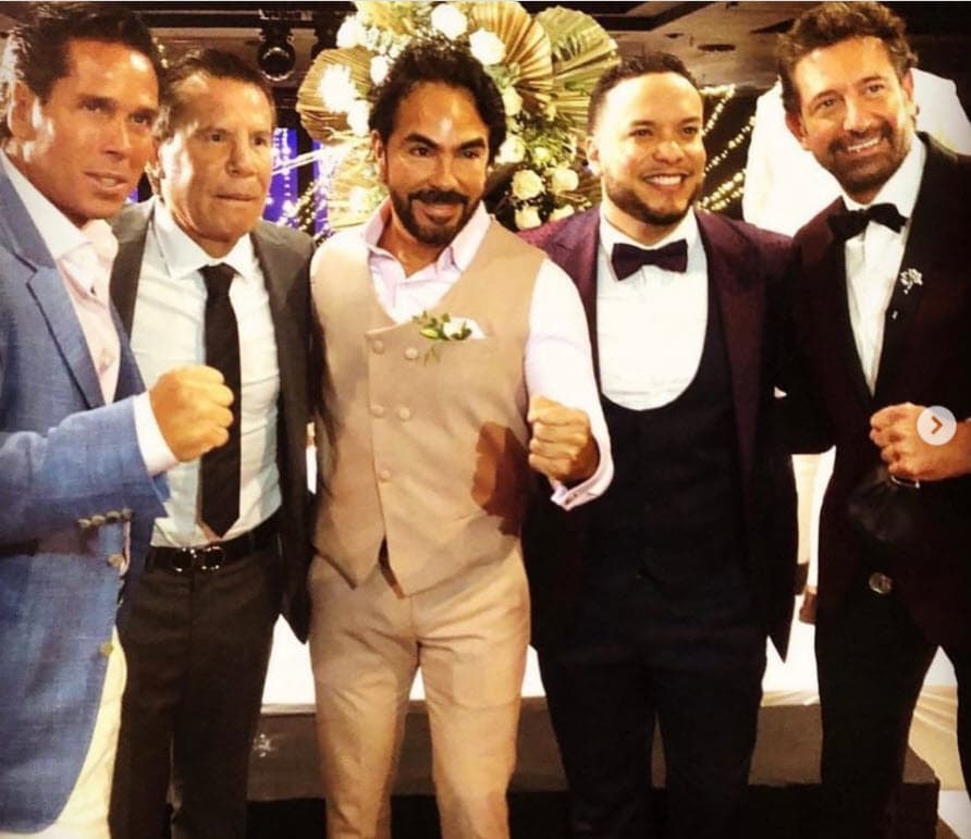 La fiesta contó con invitados 'top' no solo por Lorenzo Méndez, sino también por celebridades como Gabriel Soto, Irina Baeva y Roberto Palazuelos, entre otros.
<br>