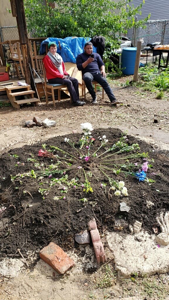 El jardín lleva el nombre de un novelista puertorriqueño. También se conoce como 
<b>Little Tenochtitlán</b>, una localidad indígena en lo que ahora es el centro histórico de la Ciudad de México. Los miembros de la comunidad han organizado una entidad sin fines de lucro llamada 
<a href="https://www.facebook.com/events/838861923504027" target="_blank">Iglesias Gardens Co</a>. , con subcomités que trabajan para hacer un uso sostenible de la tierra, educar a su alrededor y tratar de protegerla legalmente de un posible desarrollo, informó 
<i>The Philadelphia Inquirer.</i>
<br>