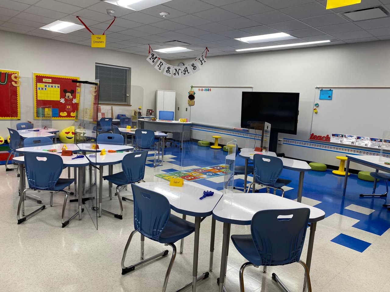 Algunos distritos escolares cancelan las clases para el lunes y martes