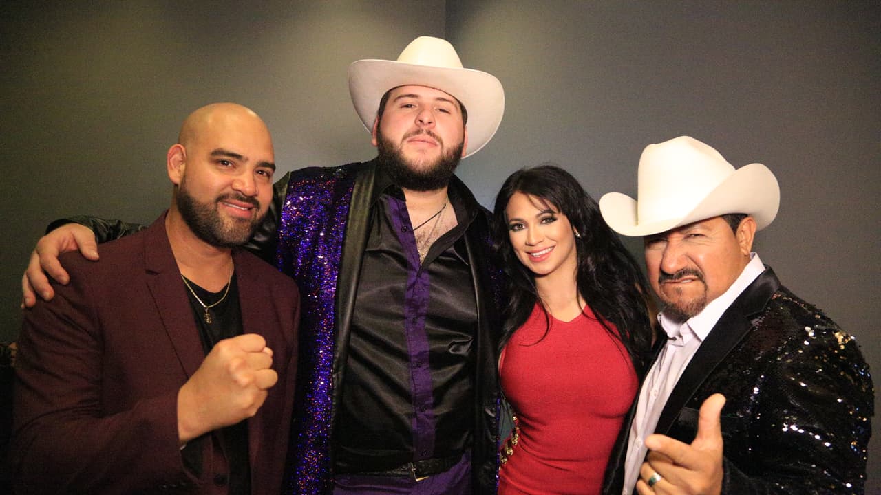 'El Fantasma' inició la fiesta con su estilo único para el deleite de todos en asistencia.