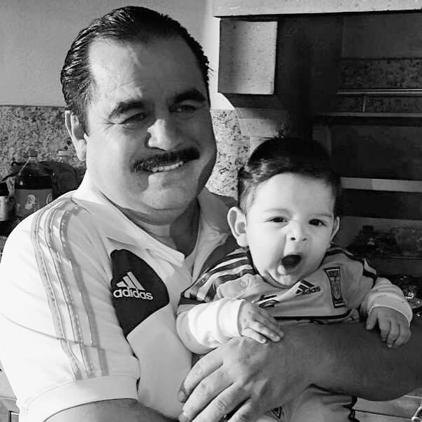 Javier Banda es el nombre del papá de Karina Banda a quien considera "el mejor papá y abuelito" de sus sobrinos.