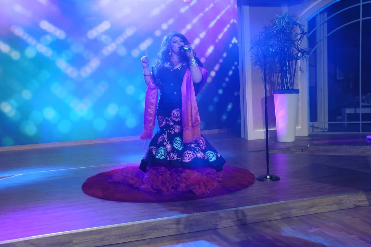 Gracie interpretó el tema 'La Gran Señora'.