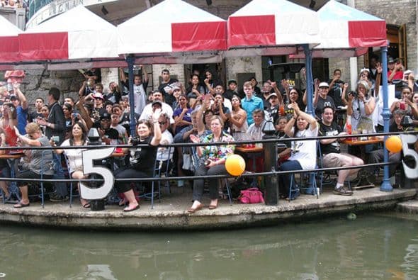 Photos: Spurs Championship Parade 2014 Barges