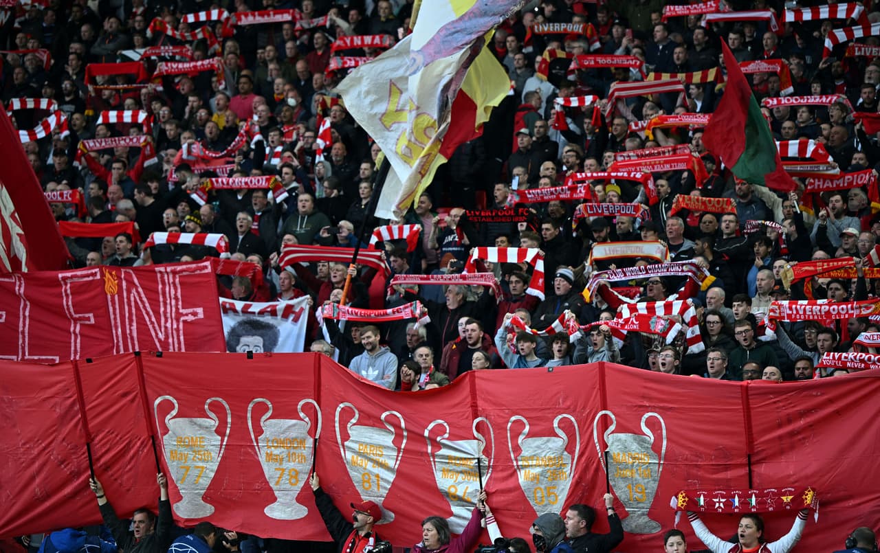 El equipo que nunca camina solo vivió un momento espectacular con el you'll Never Walk Alone.