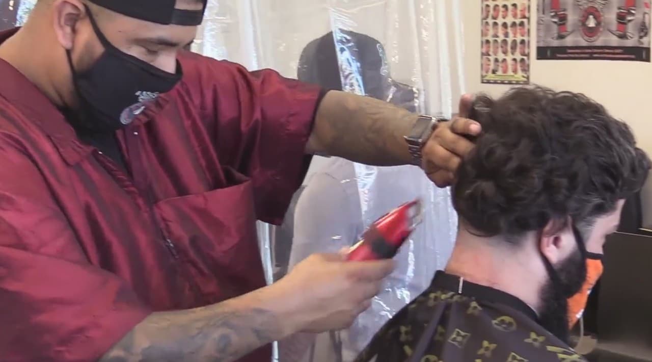 Empleados prefieren vivir con el beneficio del desempleo que volver a trabajar, denuncian dueños de negocios