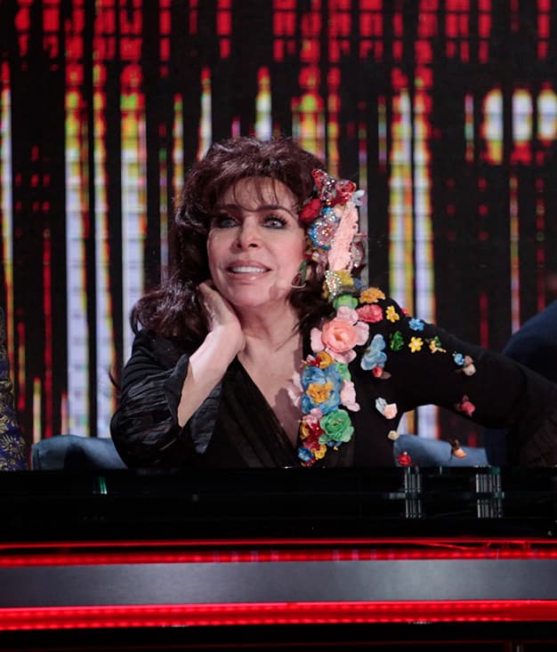 Verónica Castro estaba muy emocionada y agradecida con la sorpresa que le dio su seguidora.