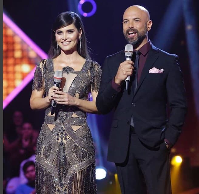 En la quinta temporada de Mira Quien Baila, la modelo y actriz Chiquinquirá Delgado lució varios diseños de Giannina Azar, cuyos modelos fusionan brillo y pedrería, creando un efecto glamuroso.