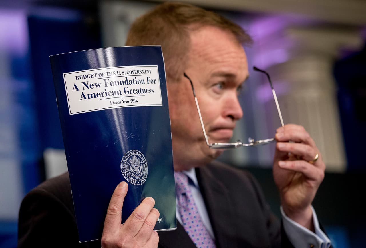 Los pocos ganadores y los muchos perdedores del primer proyecto de presupuesto de Donald Trump