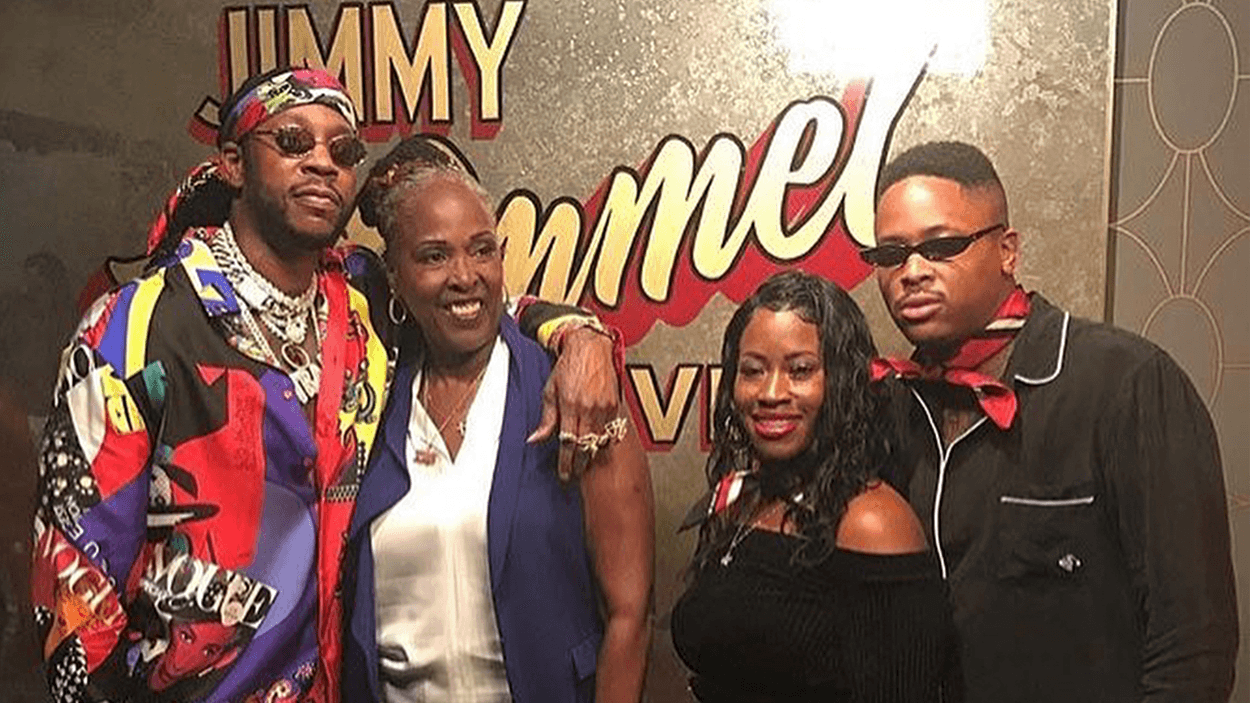 2 Chainz & YG sing to their moms on national TV
