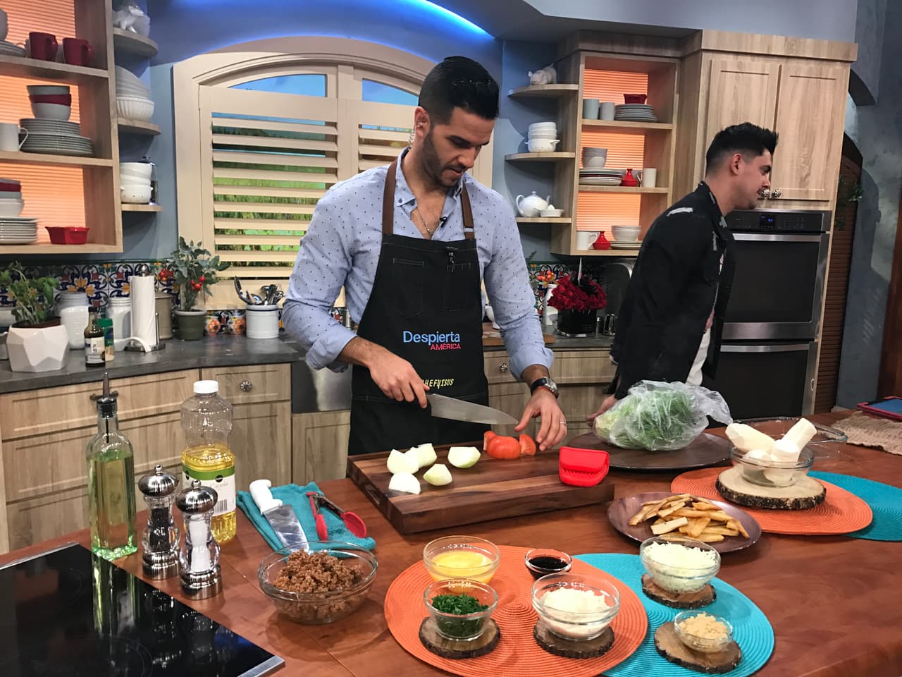 Y mientras todos comparten, nuestro chef les cocina.