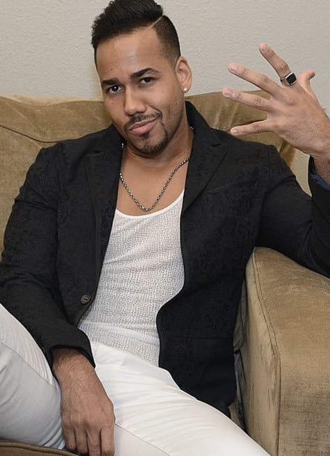 Pero poco a poco, se fue acercando y aprendió que ser padre es una valioso regalo, y cada que puede está cerca de su retoño. ¡Es un padre orgulloso!