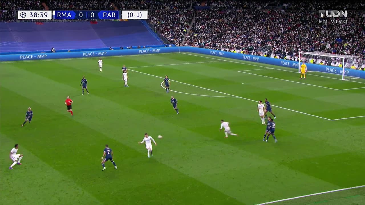 ¡GOL!  anota para Paris Saint-Germain. Kylian Mbappé