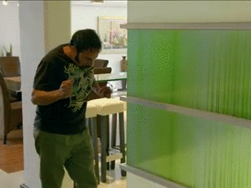 Pasito tun tun… Todo un bailarín resultó ser Gumaro, seguro es su arma secreta para conquistar a todas las chicas que aparecen en su camino.