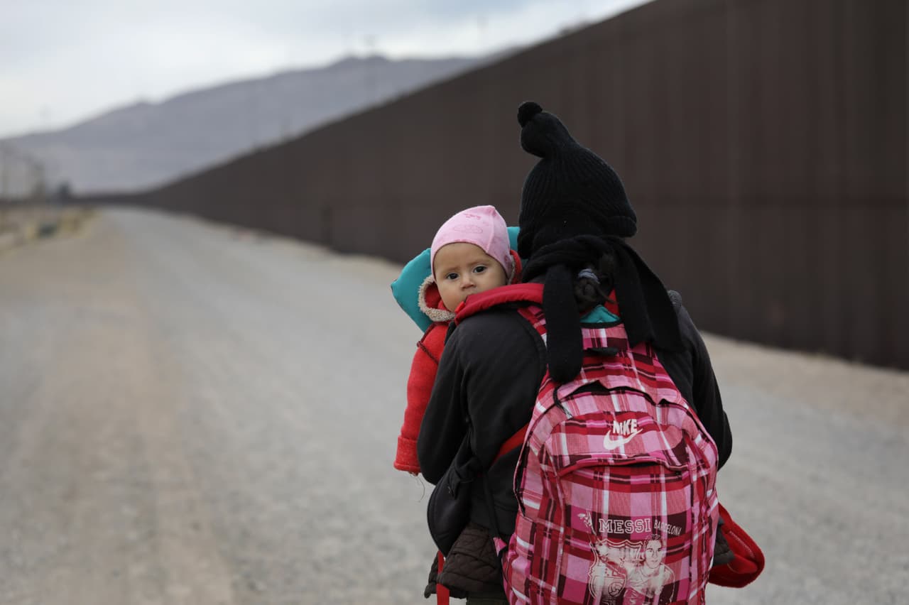 Desde huellas hasta escaneo del iris: la Patrulla Fronteriza aumenta los procedimientos para identificar a niños migrantes