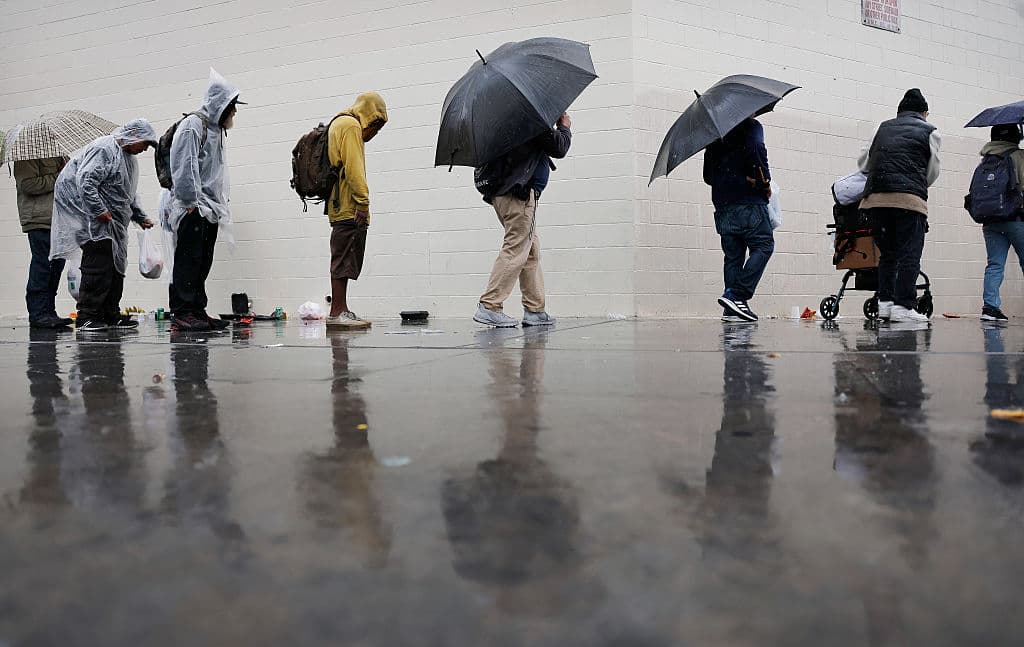 Las autoridades municipales mantienen equipos de respuesta preparados para atender emergencias que puedan surgir.