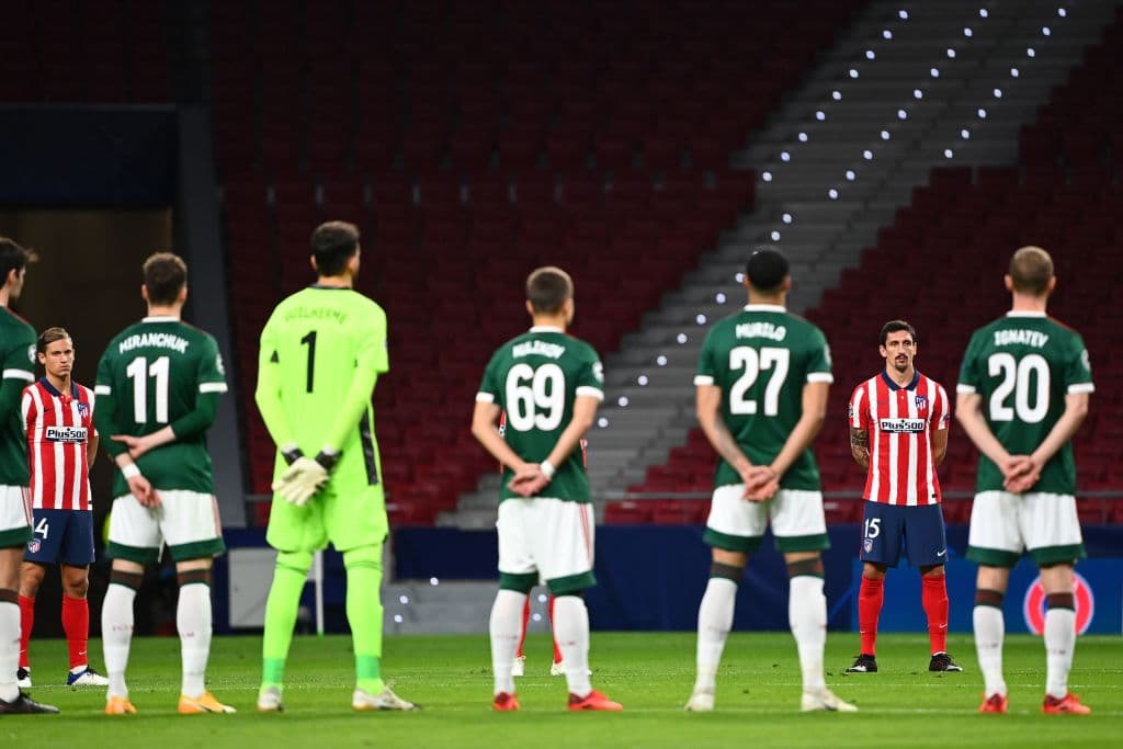 El Wanda Metropolitano tuvo silencio absoluto durante un minuto para darle la despedida a una leyenda del futbol mundial.