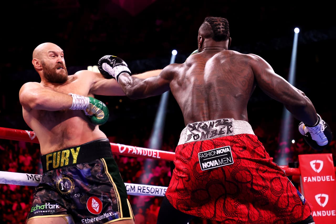 Tyson Fury derrotó por la vía de nocaut a Deontay Wilder en un plaito que no tuvo tregua, ambos boxeadores visitaron la lona.