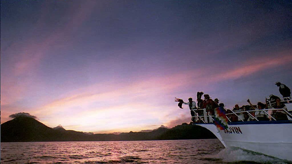 <b>Lago Atitlán</b> es conocido por ser el lago más bello del mundo, y está localizado en Guatemala.
