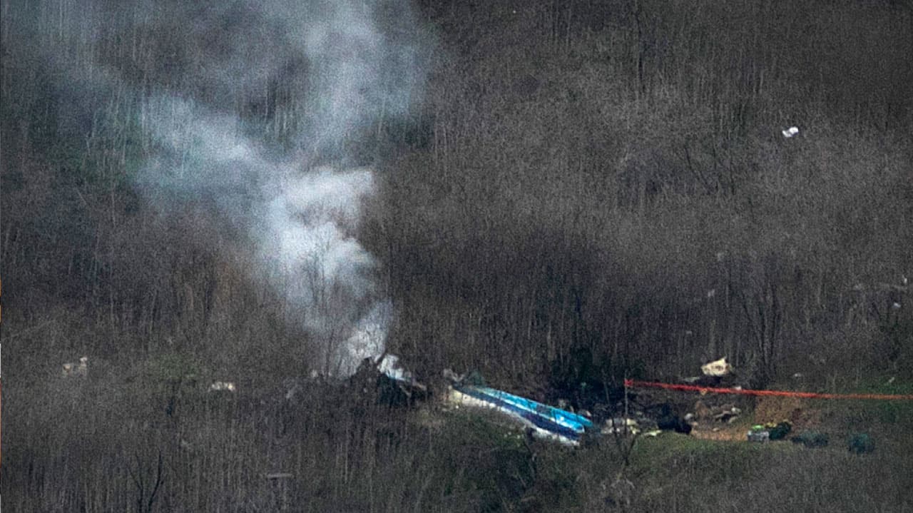 <b><a href="https://theblast.com/c/kobe-bryant-helicopter-kylie-jenner-rob-kardashian-daughter-dream-birthday-same-chopper" target="_blank">The Blast</a></b> y 
<b><a href="https://www.etonline.com/kylie-jenner-used-to-fly-in-kobe-bryants-helicopter-140426" target="_blank">ET Online</a></b> informaron este lunes por la noche que a principios de noviembre pasado, Jenner y algunos miembros de la familia alquilaron ese mismo helicóptero con motivo del tercer cumpleaños de Dream, la hija de Rob Kardashian. 
<br>