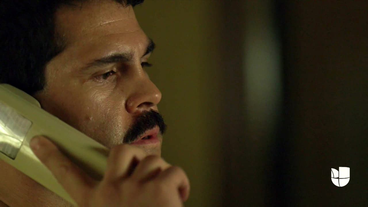 Por su parte, Joaquín corrió dentro de las instalaciones del aeropuerto y acompañado de su pistolero Toño se alejó del lugar del tiroteo.