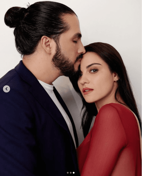 El nuevo dueño del corazón de la actriz y cantante es Andrés Tovar, un productor de televisión.