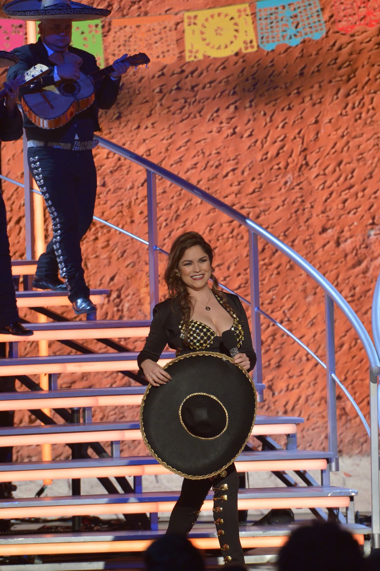 ¡Pero qué noche! Prissila dijo adiós a la competencia, Lisandra y Nathalia ahoran proclaman ser BFFs y el bailecito en el tubo de Ligia Uriarte nos hizo decir 'OMG'. Además, Prince Royce y Espinoza Paz llegaron para calmar a las bellas.