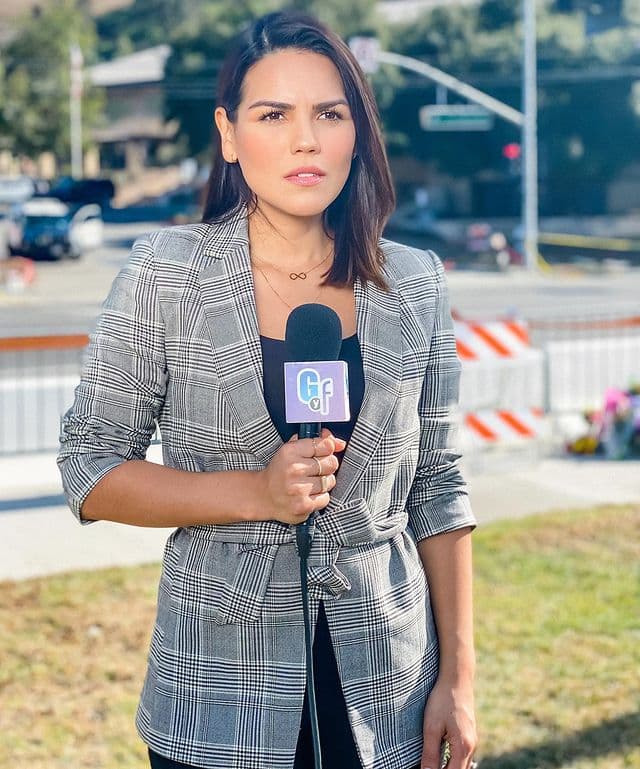 Este año, Karina también mostró su profesionalismo cuando fue la encargada de la cobertura por el fallecimiento de Kobe Bryant desde Calabasas, California, donde ocurrió el accidente en el que murió el basquetbolista, su hija Gigi y siete personas más.