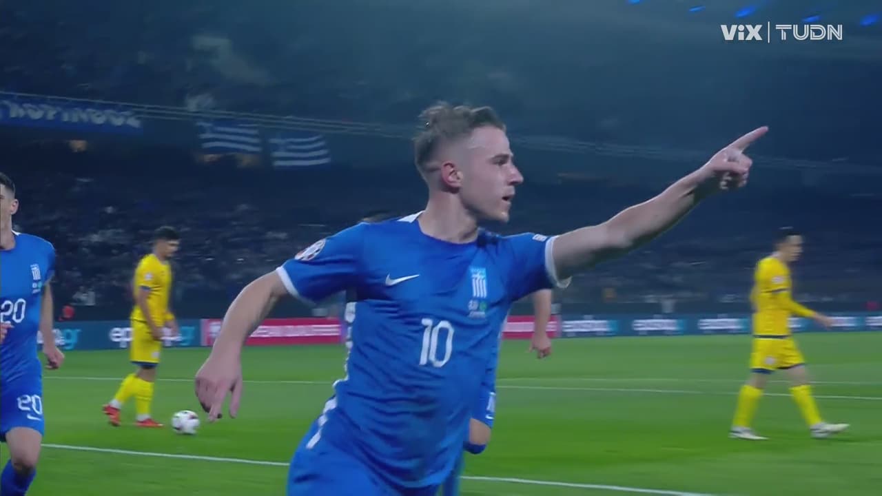 ¡Desde el olimpo! Dimitris Pelkas abulta el marcador para Grecia 2-0