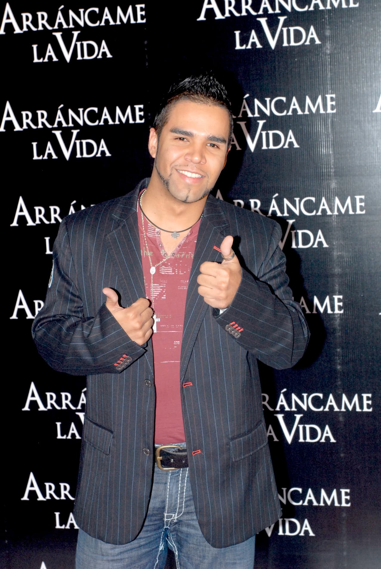 Emir Pabón y Stefania de Aranda, quien es actriz y conductora del programa El Almohadazo, se conocieron en una fiesta y llevan poco más de un año de noviazgo.