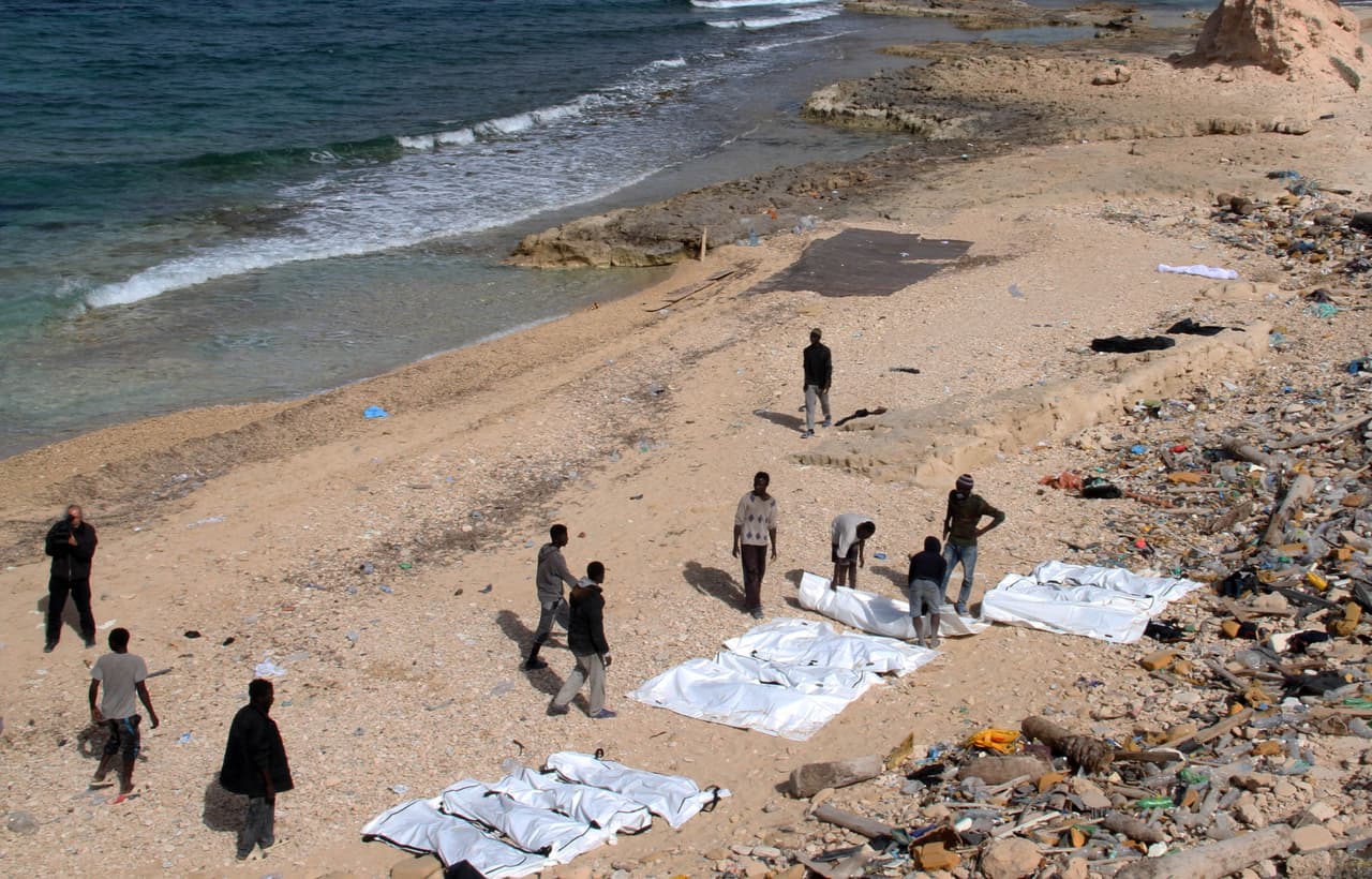El naufragio de un barco de migrantes ocurrido en febrero de 2017 dejó al menos 100 muertos. Algunos de esos cuerpos llegaron hasta las playas de Libia, al norte de África. Datos de ACNUR muestran que hasta el 1 de junio de 2017 al menos 1,344 personas se ahogaron en el intento de llegar a Europa.