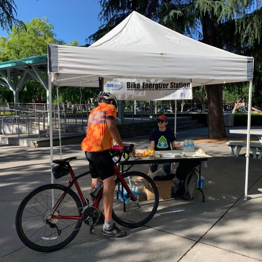 Para analizar los rostros usaron un programa de reconocimiento facial de Microsoft llamado Azure.
<br>