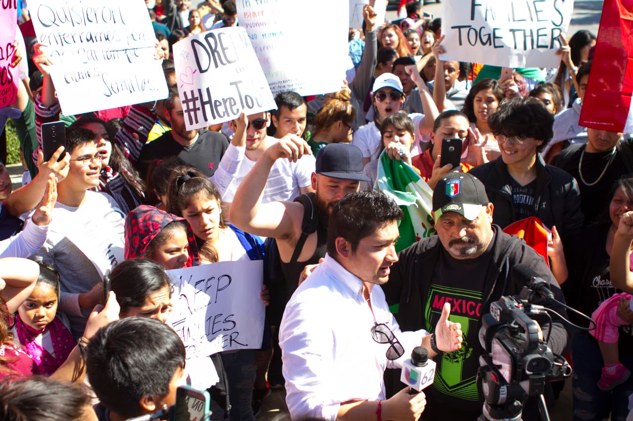 La colorida y concurrida manifestación de respaldo a los inmigrantes en Austin contó con la participación de personas de varias nacionalidades y diversas comunidades.