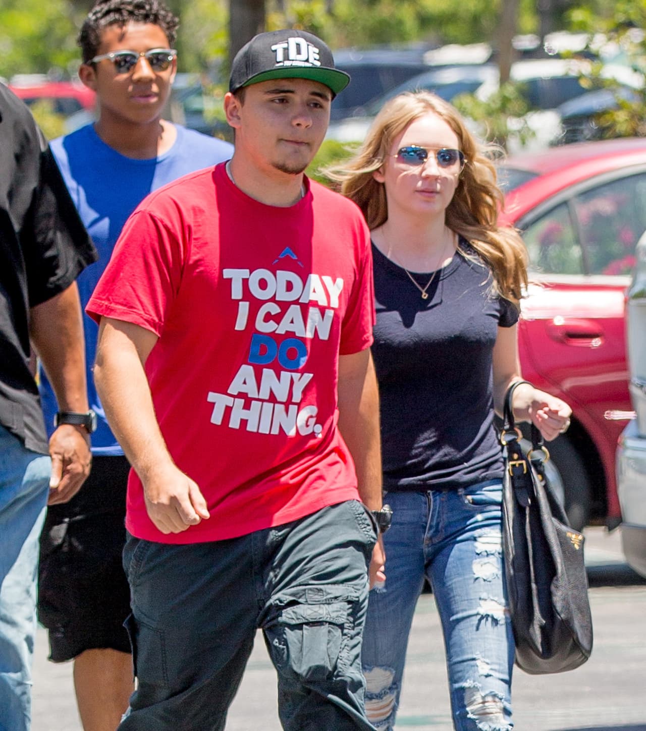 Definitivamente el hijo del rey del pop es todo un galán.