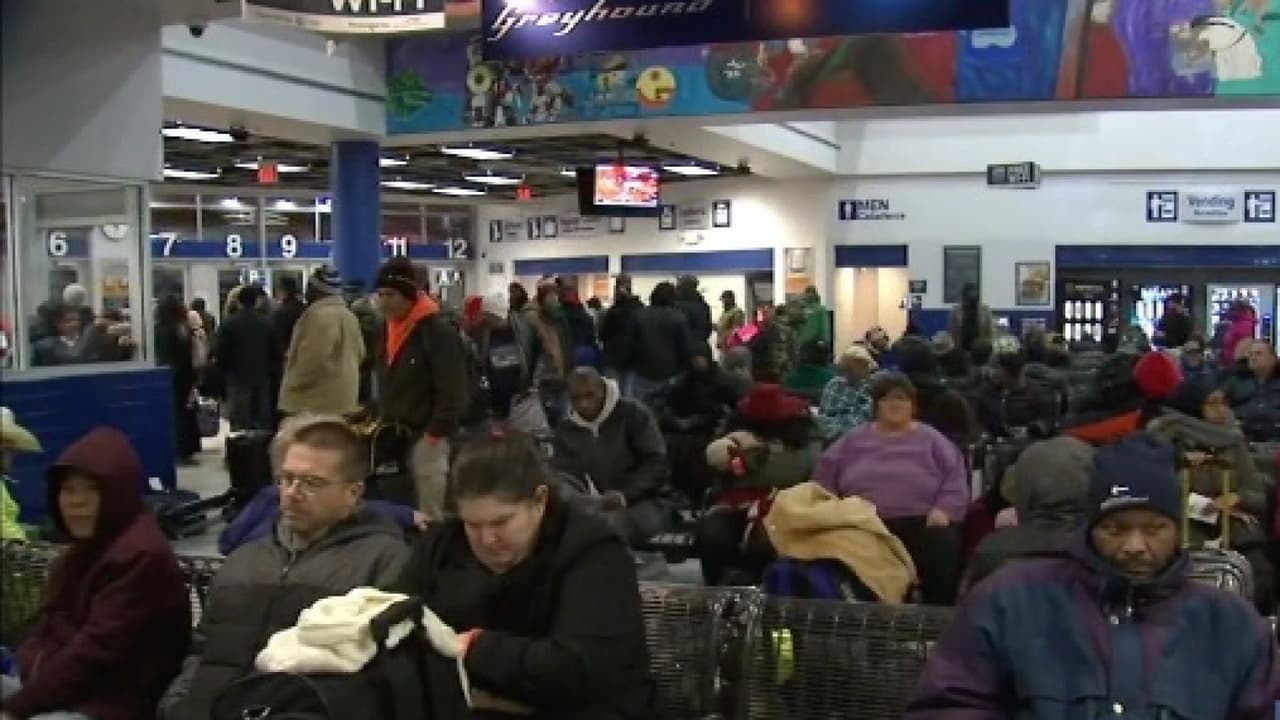 Pasajeros han estado varados por horas en estación de Greyhound en Chicago debido a la ola de frío 