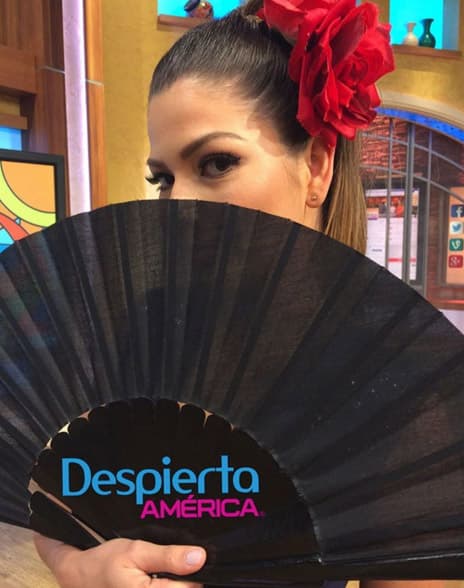 ¿Qué tal esos ojazos? Mirada de conquista y lista para bailar.