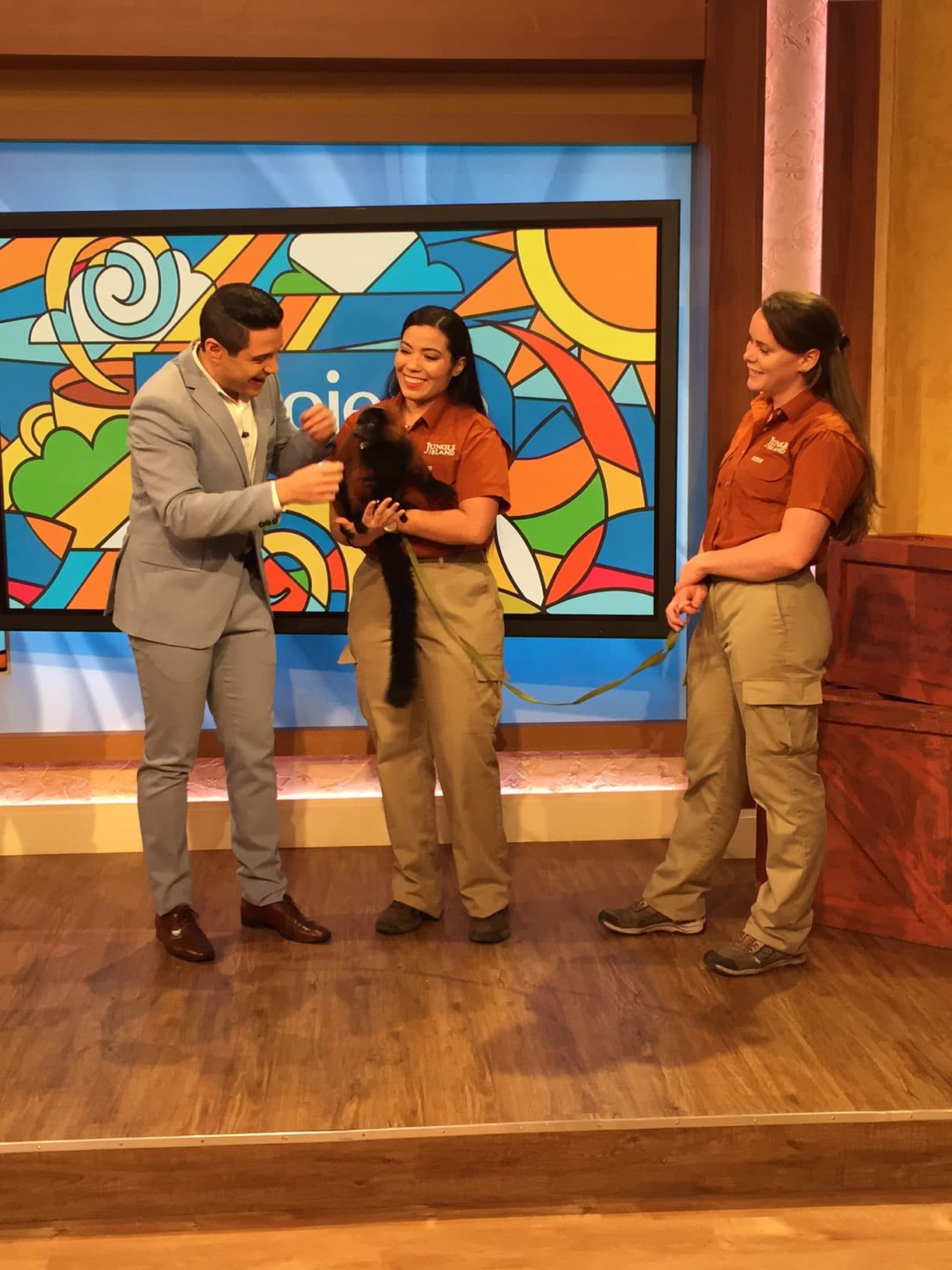 Al lemur le encantan las uvas, ¡y lo consentimos en casa!