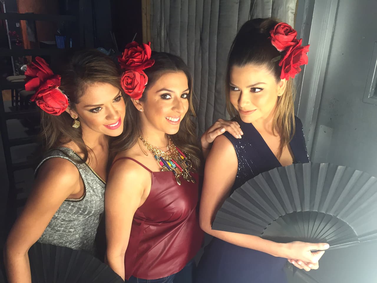 ¿Qué tal? Nuestras chicas se vistieron acorde para la ocasión.