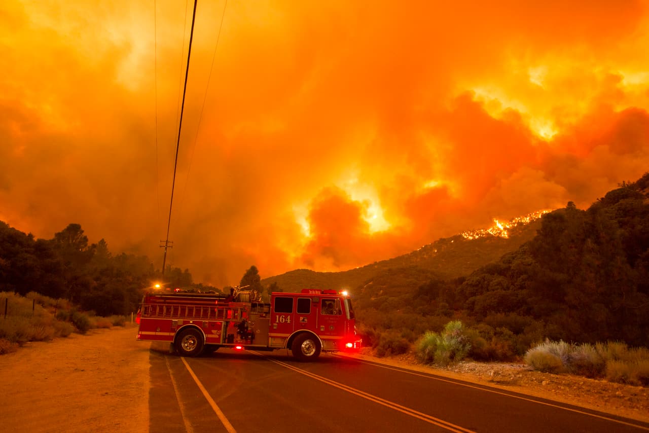 Recuerde mantener un plan de emergencia en su hogar y evitar deportes en exteriores durante las horas pico de temperaturas.