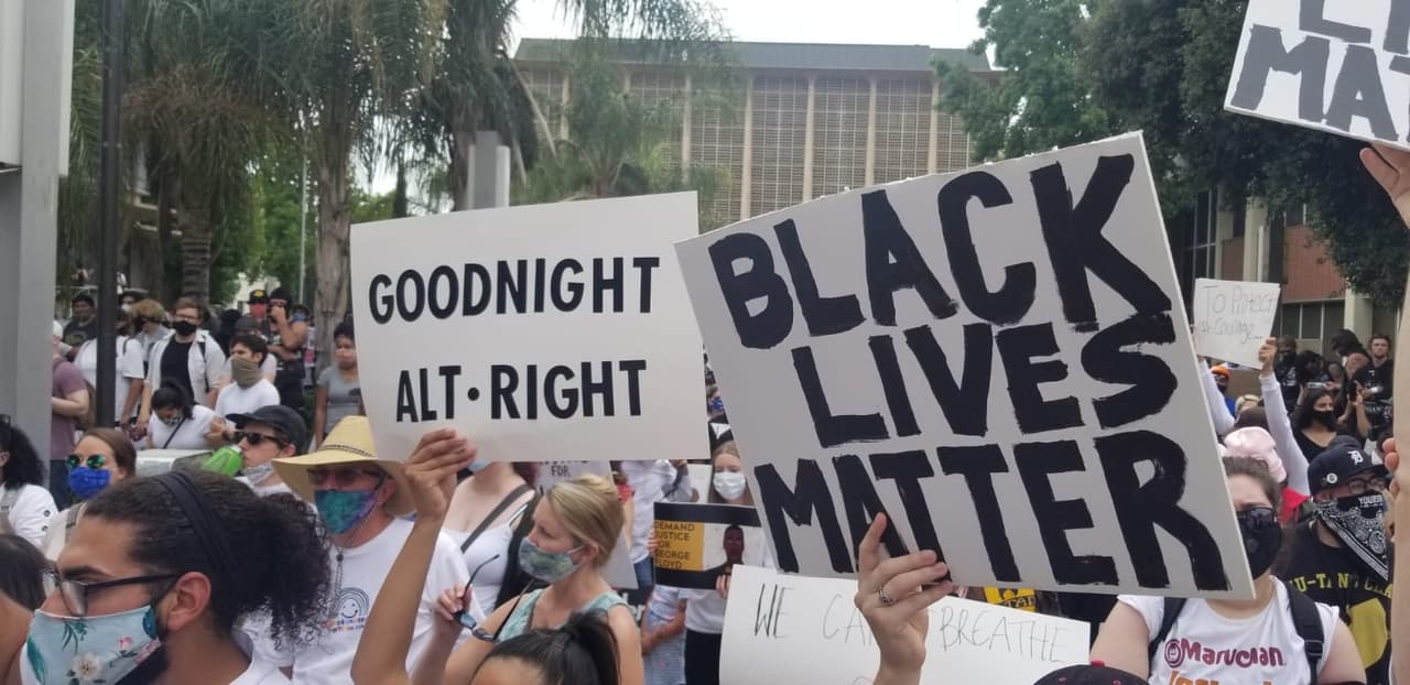 La protesta se desarrolló sin mayores incidentes y no hubo ningún arresto.