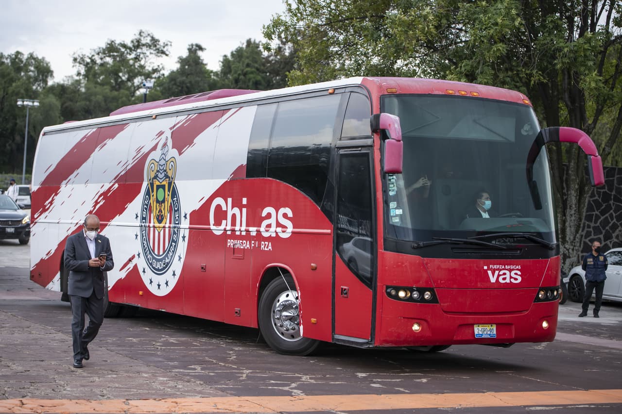 Las Chivas arribaron a Ciudad Universitaria para disputar el último partido de la Copa GNP por México en la final frente a Cruz Azul.