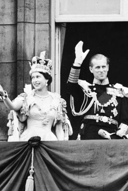 Su futuro dio un giro. En diciembre de 1936, Isabel se convertía en heredera al trono al asumir su padre, el príncipe Alberto, el reinado como Jorge VI. Imagen de 1953, que muestra a la reina Isabel II después de haber sido coronada.