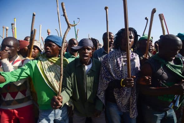 Sin embargo, Sudáfrica carga con otros conflictos como la corrupción, la desigualdad, la violencia y la pobreza.