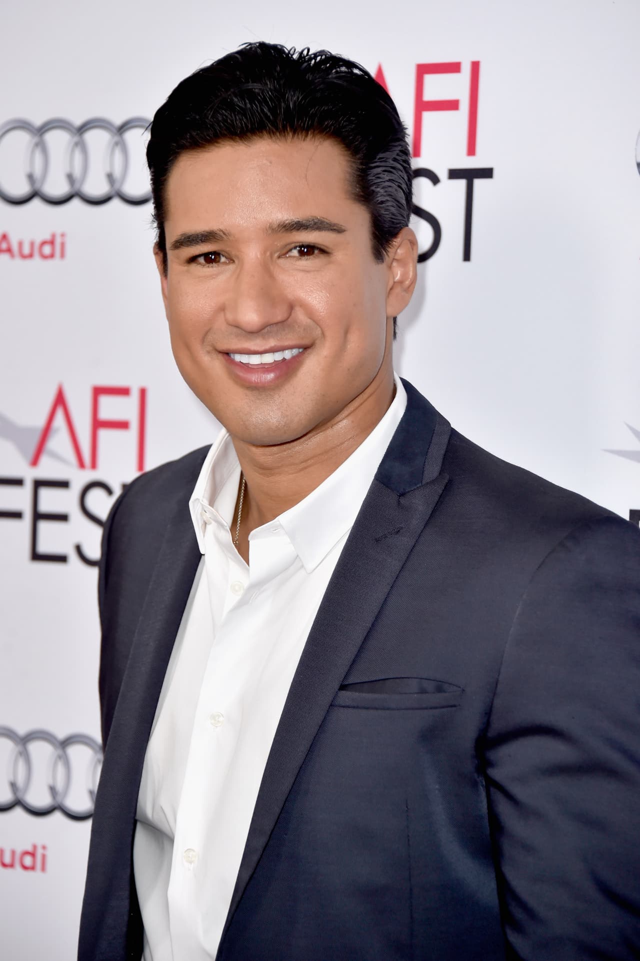 Mario Lopez es recordado por su participación en ‘Save by the Bell’ y en diferentes entrevistas, ha declarado que disfruta ir a la iglesia a solas.