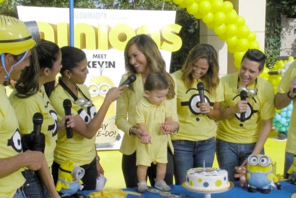 Unos días antes de su cumple, Bruce tuvo una divertida pre-fiesta en Despierta América.