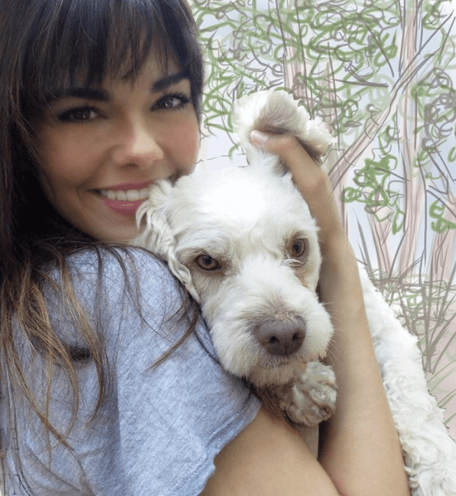 La querida 
<b><a href="https://www.univision.com/temas/livia-brito">Livia Brito</a></b> muy bien acompañada de su cachorro.