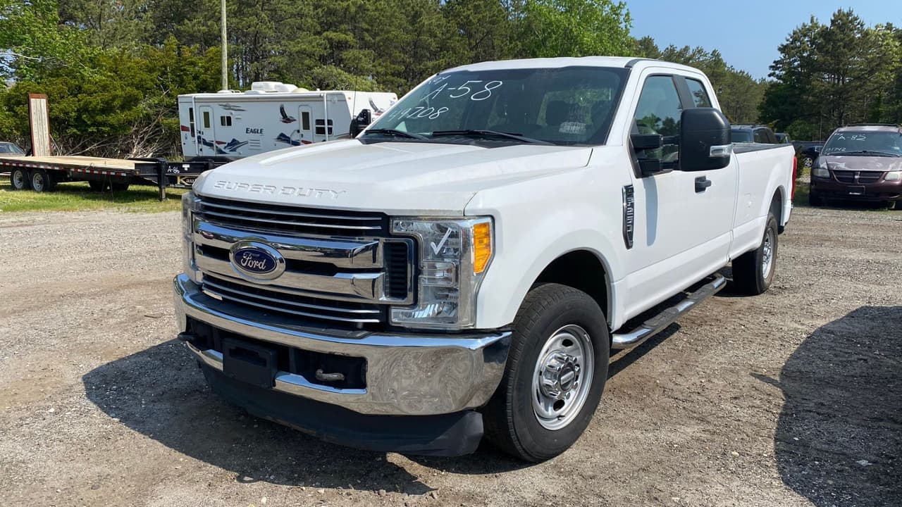 Policía del condado de Suffolk subastará este sábado más de 100 vehículos incautados 